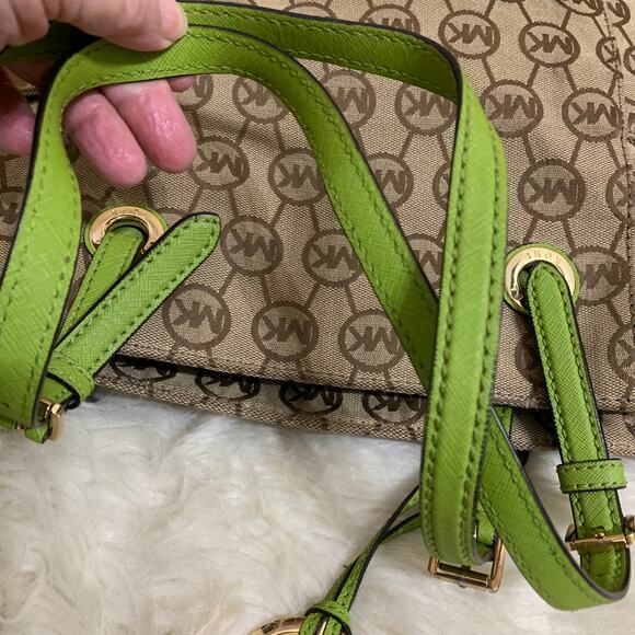 MICHAEL KORS JET SET Vintage Khaki Signature Canvas Pocket Tote w/Green Trim - Picture 8 of 16